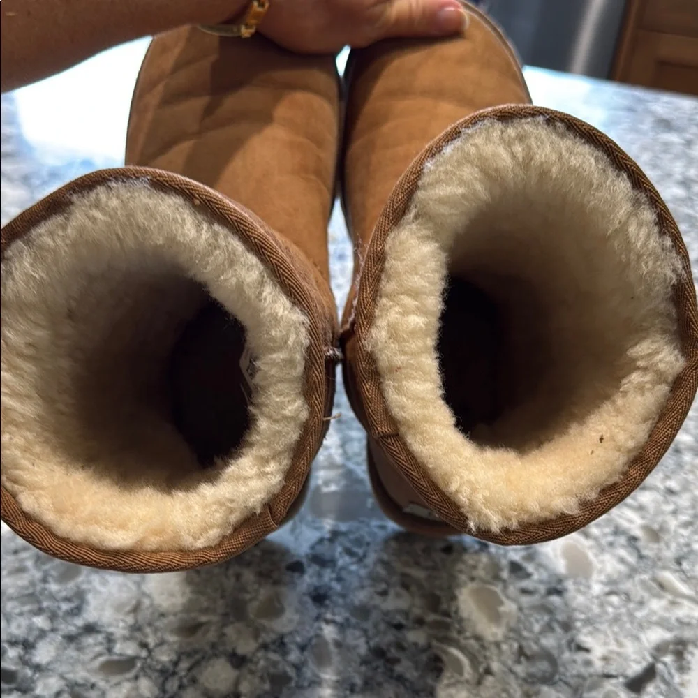 UGG Classic Tan Shearling Boots - Picture 16 of 16